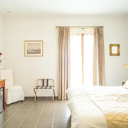 Lagou Raxi Country 3* פלטניאס